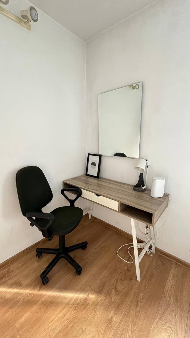 Comfy, Nice And Small Room In Краків Екстер'єр фото