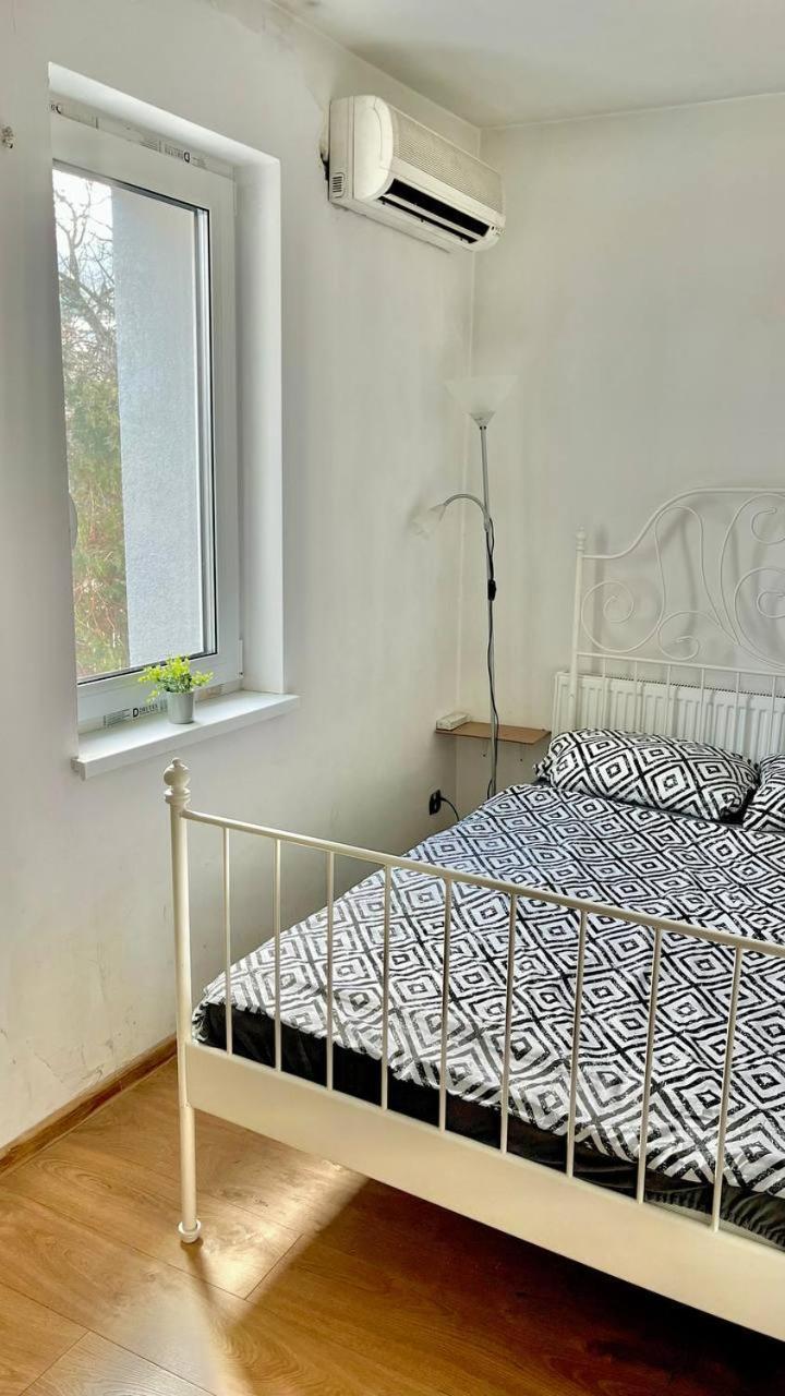 Comfy, Nice And Small Room In Краків Екстер'єр фото