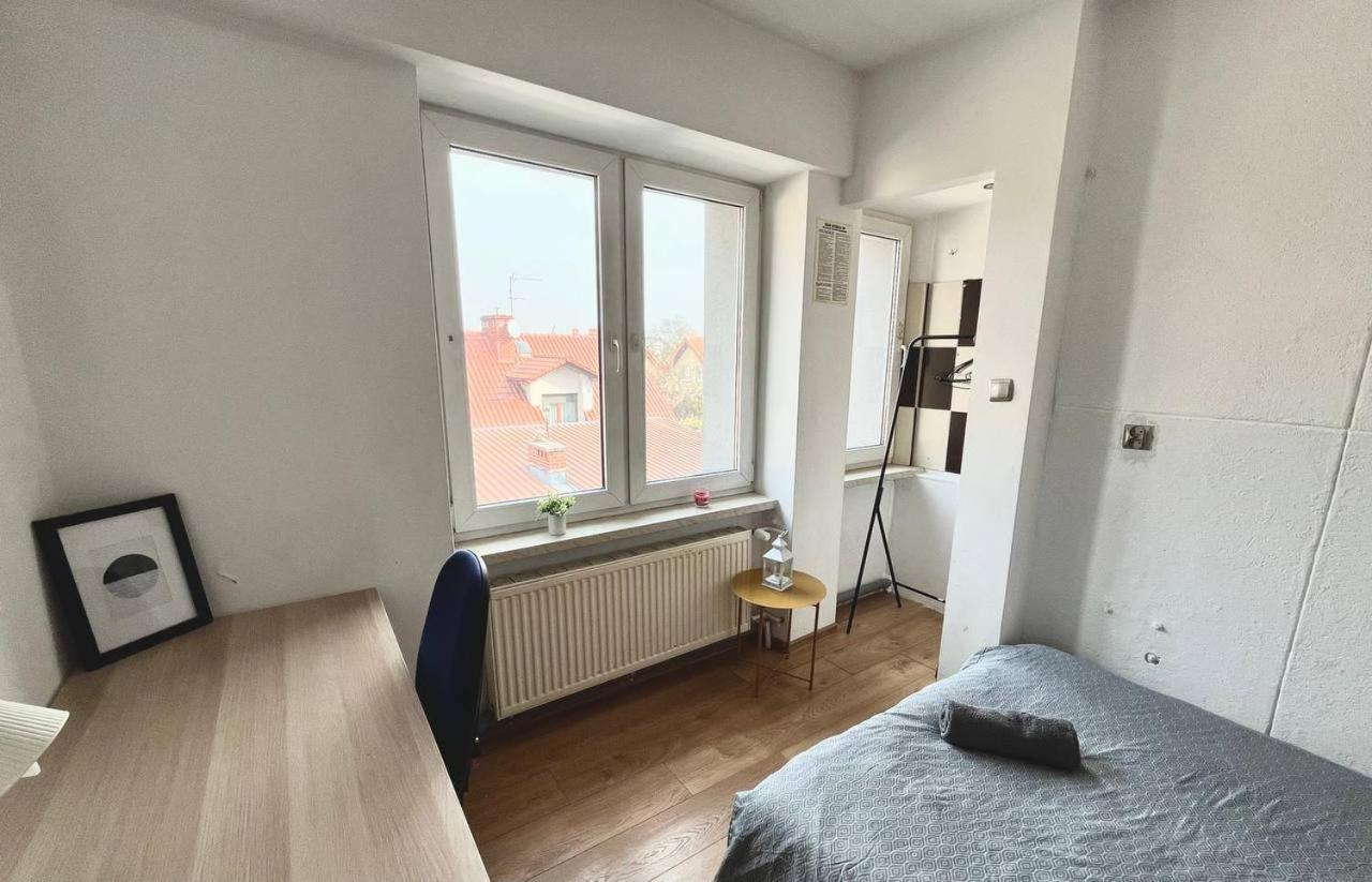 Comfy, Nice And Small Room In Краків Екстер'єр фото