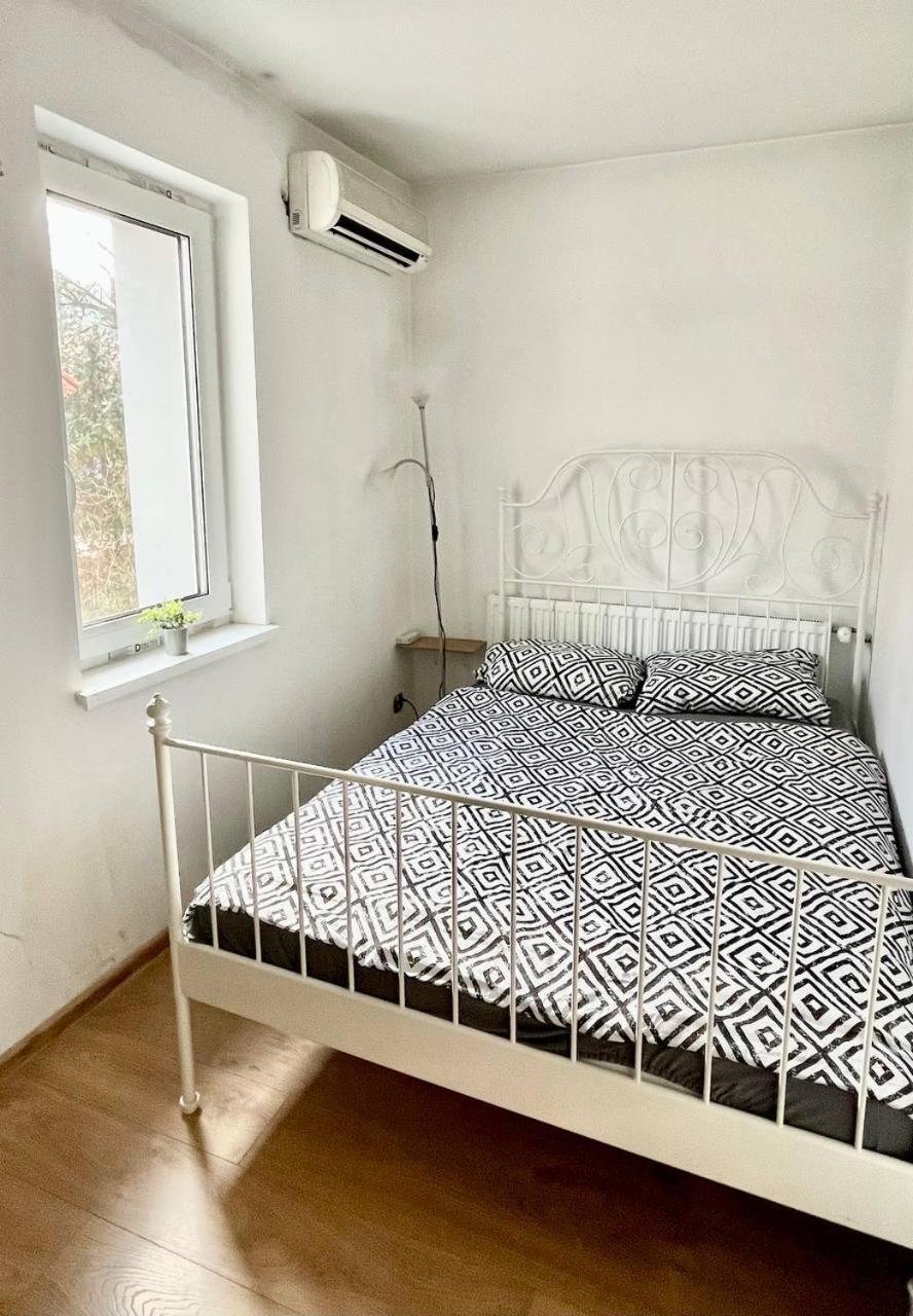 Comfy, Nice And Small Room In Краків Екстер'єр фото